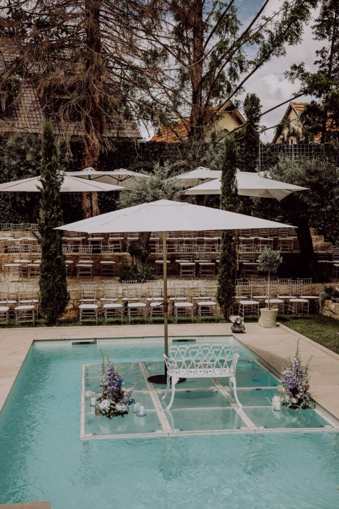 Location für freie Trauung an einem Pool in Italien
